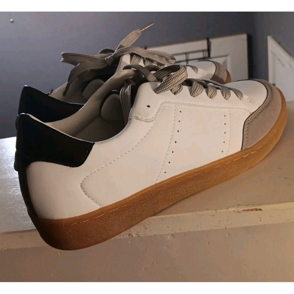 New Modern Minimalist Genuine Leather Sneakers Womens 9.5 Low Top White